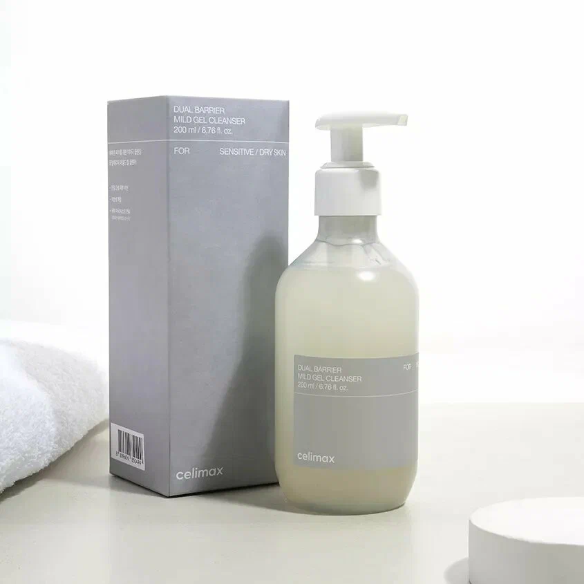 Гель-пенка для умывания с комплексом церамидов CelimaxDual Barrier Mild Gel Cleanser.
